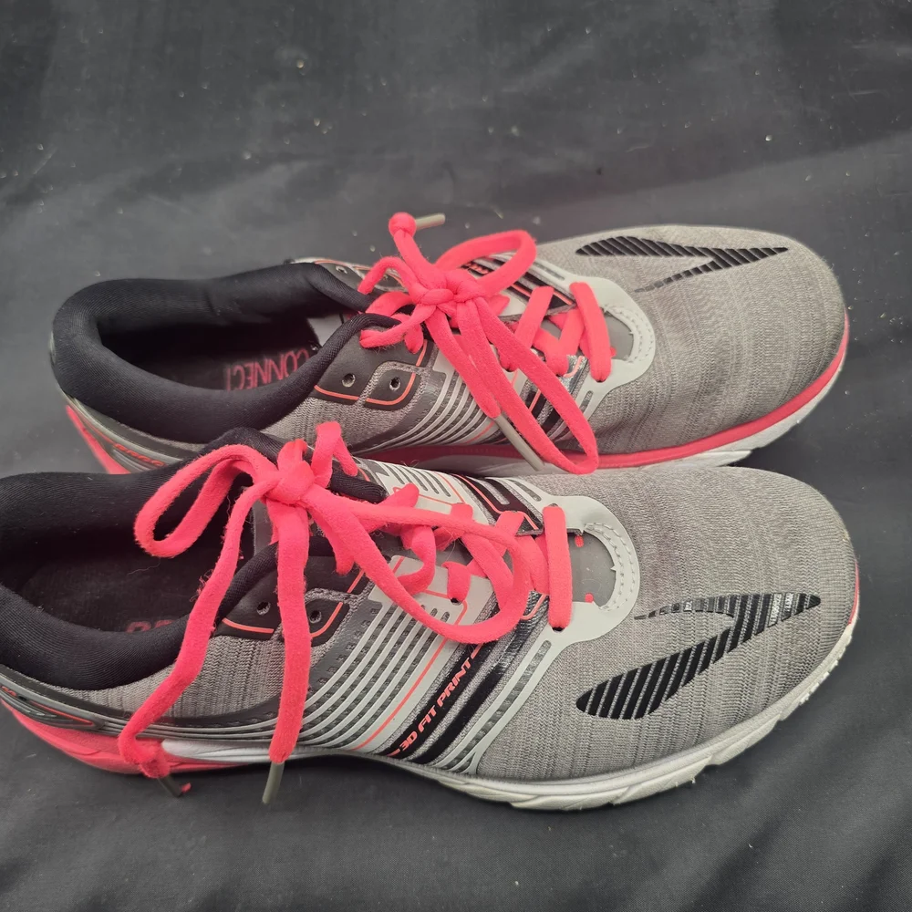 Brooks Athletic Shoes - Gray‎ and Pink